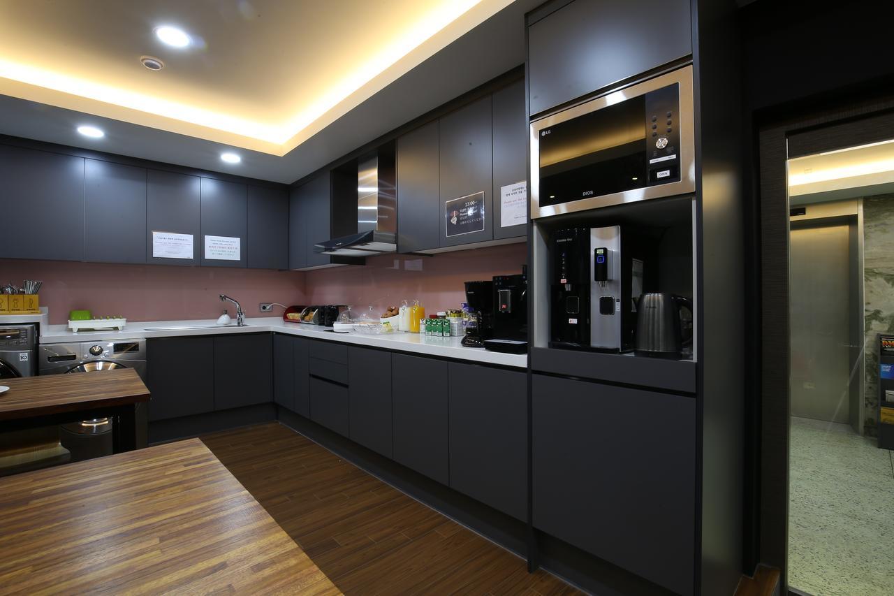 Philstay Myeongdong Seoel Buitenkant foto