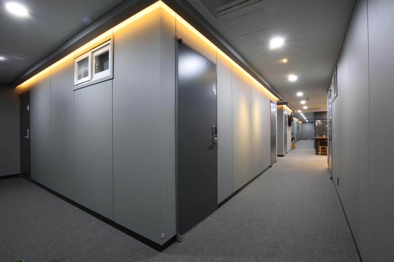 Philstay Myeongdong Seoel Buitenkant foto