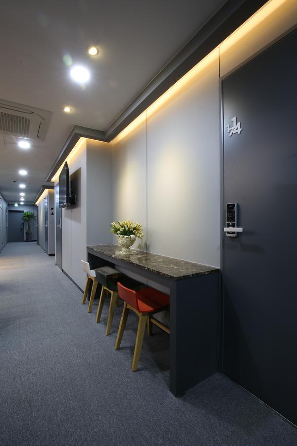 Philstay Myeongdong Seoel Buitenkant foto